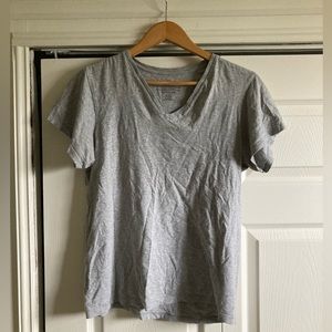 V-neck T